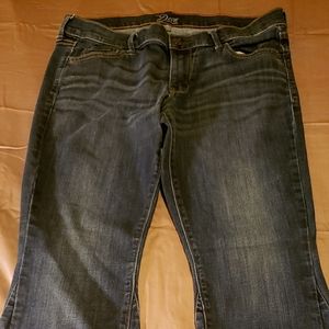 Old Navy Bell bottom blue jeans. Size 10 like new